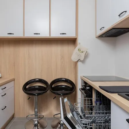 Center By Renters شقة