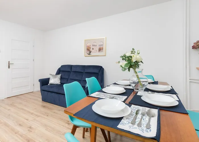 Center By Renters Apartment *