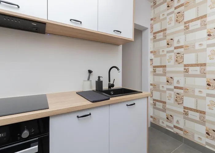 Apartment Center By Renters *