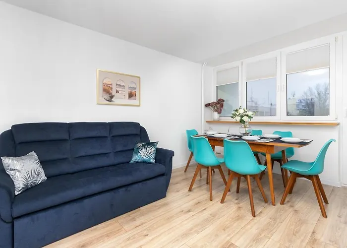 Center By Renters Apartment *