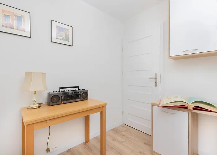 Center By Renters Apartment